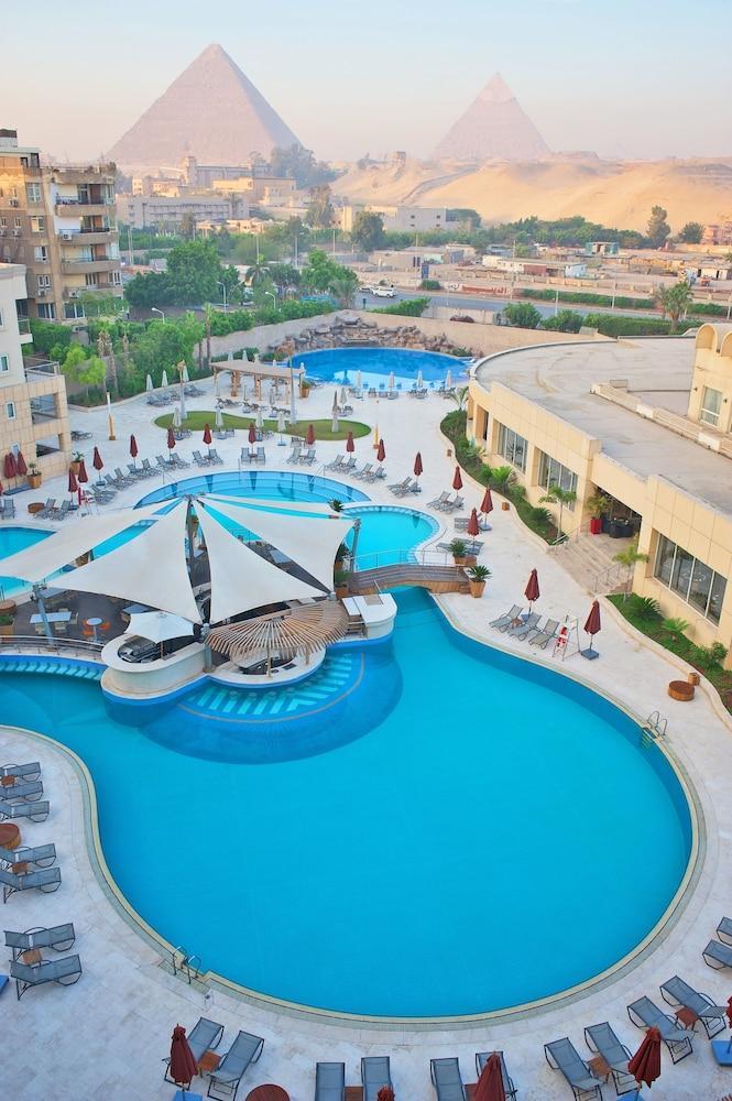 Le Meridien Pyramids Hotel & Spa Giza Exteriör bild